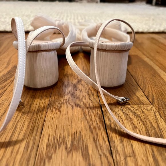 Dahlia Pearl Pleated Bow Heel 8.5 - Picture 3 of 5